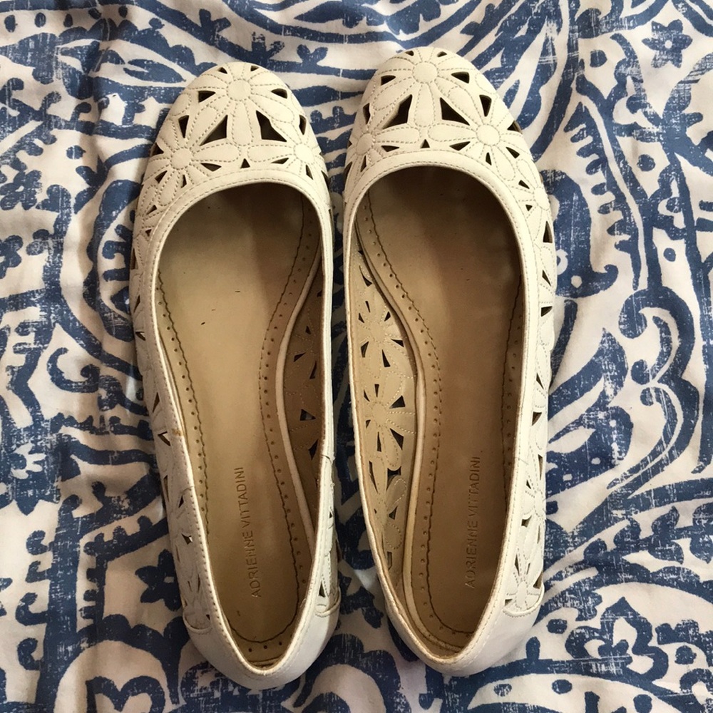 White flat shoes
